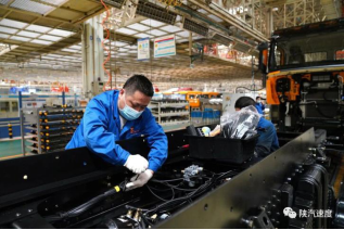 陜汽速度 與裝配線(xiàn)共成長(zhǎng)的總裝&ldquo;唐哥&rdquo;