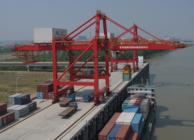 岳陽口岸"十三五"發(fā)展規(guī)劃出臺(tái) 長江經(jīng)濟(jì)帶崛起